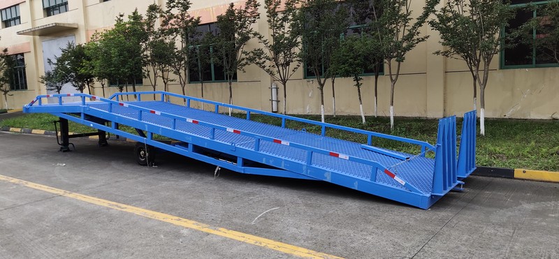 移動登車橋.jpg 移動登車橋.jpg